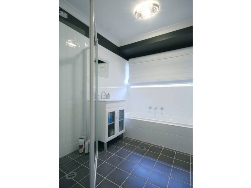 4 Muirfield, Glenmore Park NSW 2745