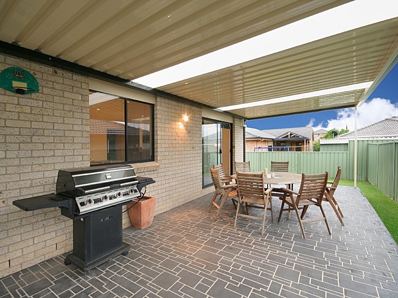 16 Winna Place, Glenmore Park NSW 2745