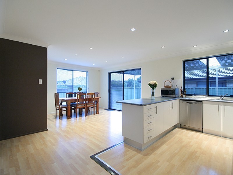 16 Winna Place, Glenmore Park NSW 2745