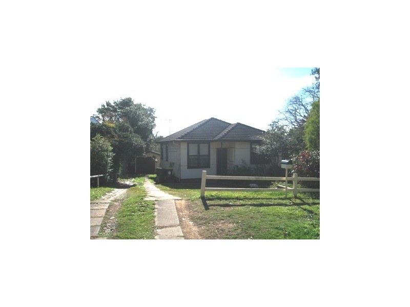 5 Thomas Kelly Cres, Lalor Park NSW 2147