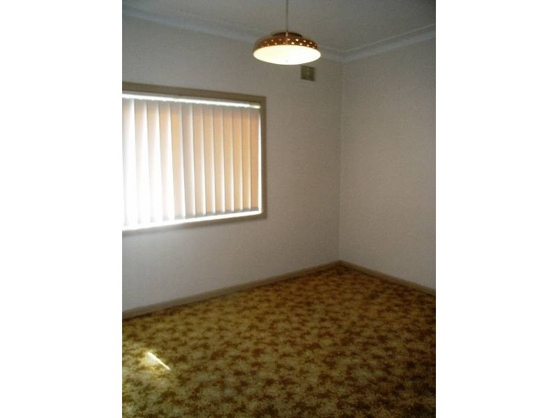 11 Anne Ave, Seven Hills NSW 2147