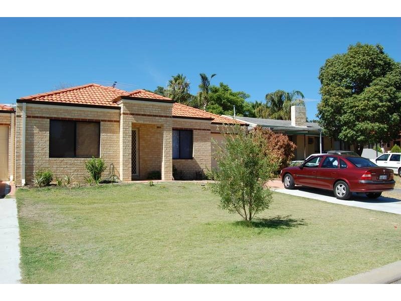 8A POYNINGS ST, Westminster WA 6061