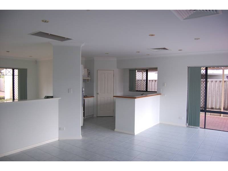 2/79 Leeds St, Dianella WA 6059