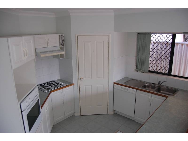 2/79 Leeds St, Dianella WA 6059