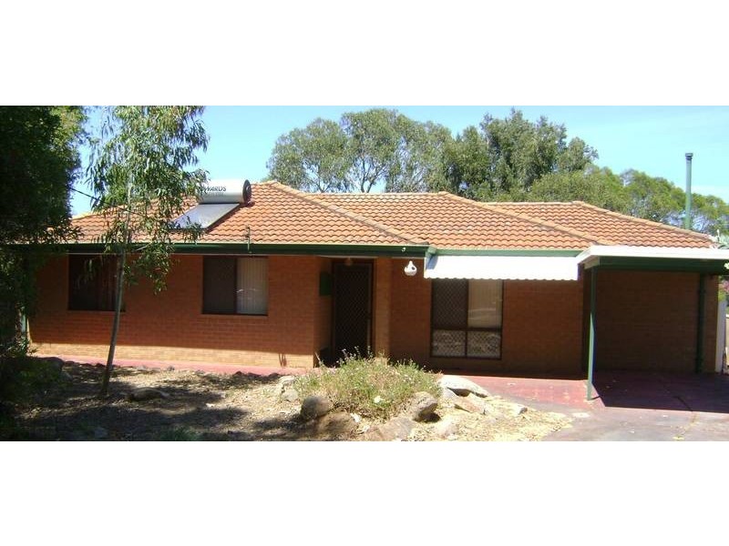 2 Dean Street, Kelmscott WA 6111