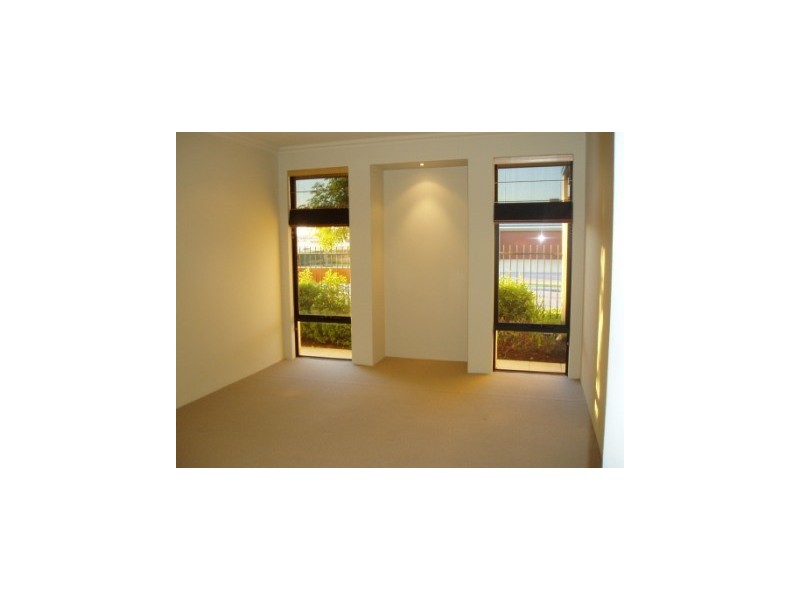 11 Locarno Close, Stirling WA 6021