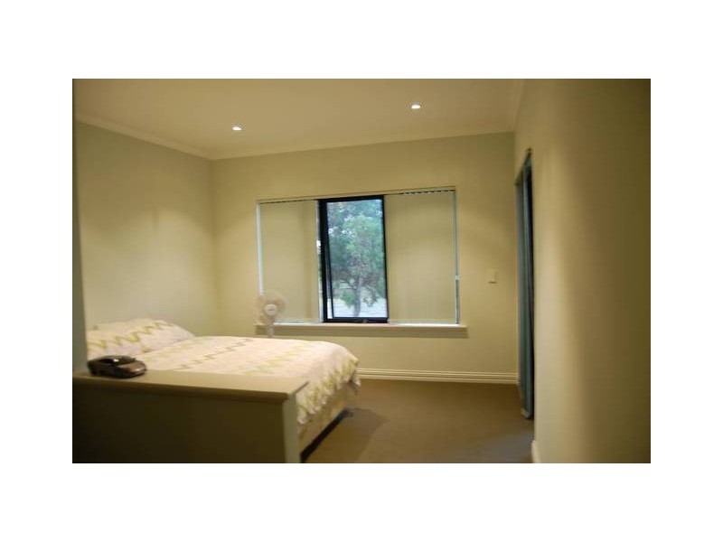 4/21 Pebble Beach Boulevard, Meadow Springs WA 6210