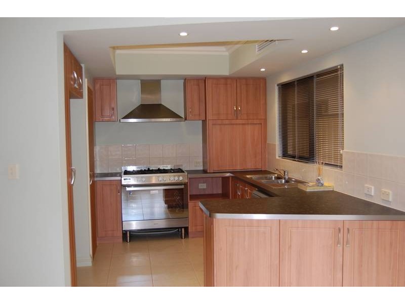 4/21 Pebble Beach Boulevard, Meadow Springs WA 6210