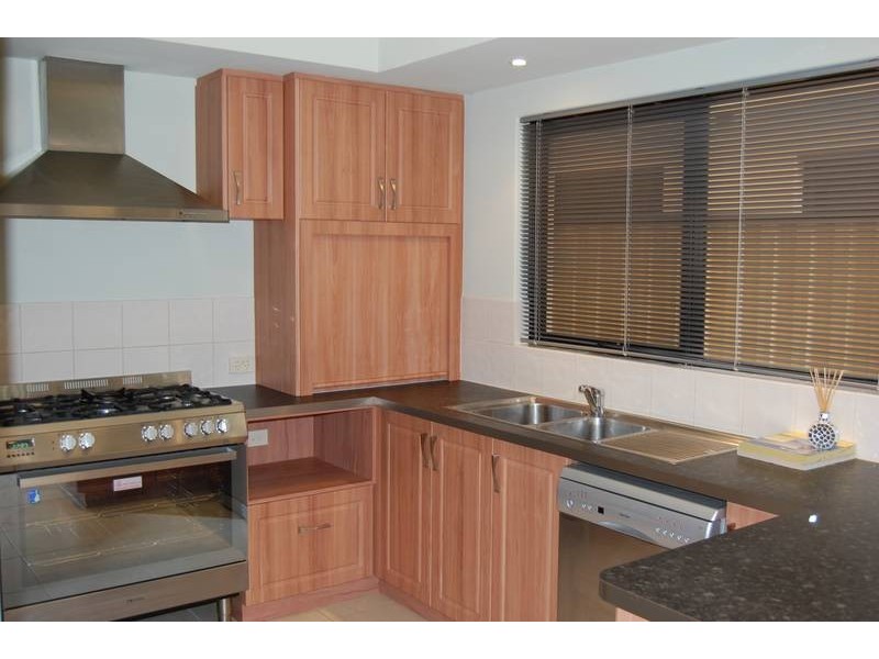 4/21 Pebble Beach Boulevard, Meadow Springs WA 6210