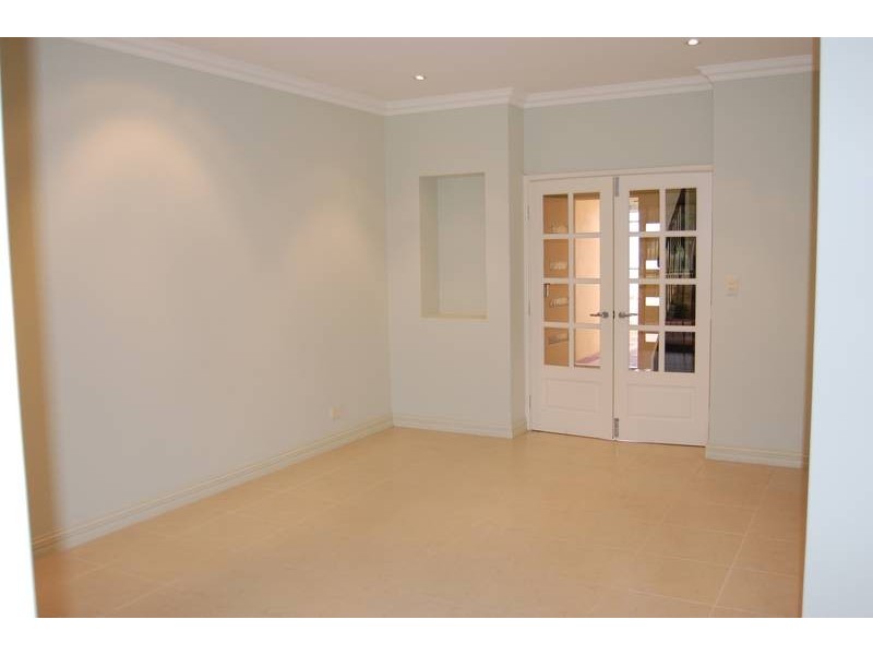 4/21 Pebble Beach Boulevard, Meadow Springs WA 6210