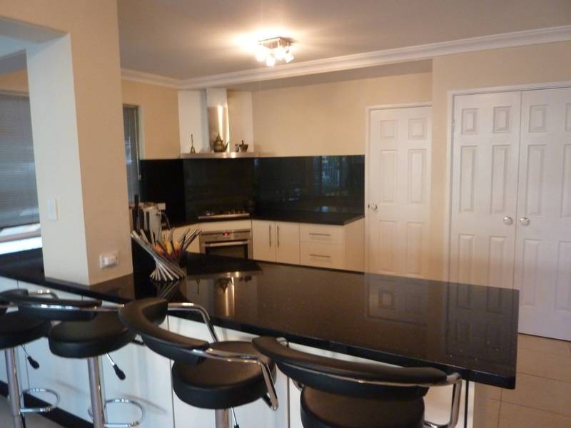 6 Willandra Place, Hillarys WA 6025