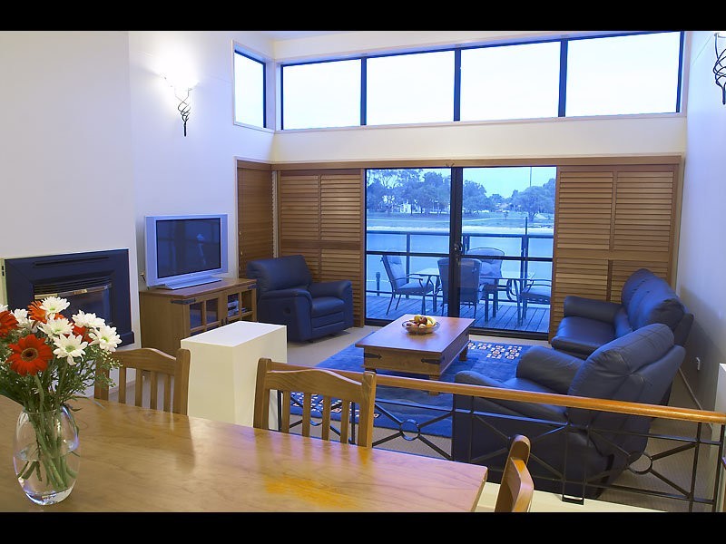 10 Mooloolah Island, Minyama QLD 4575