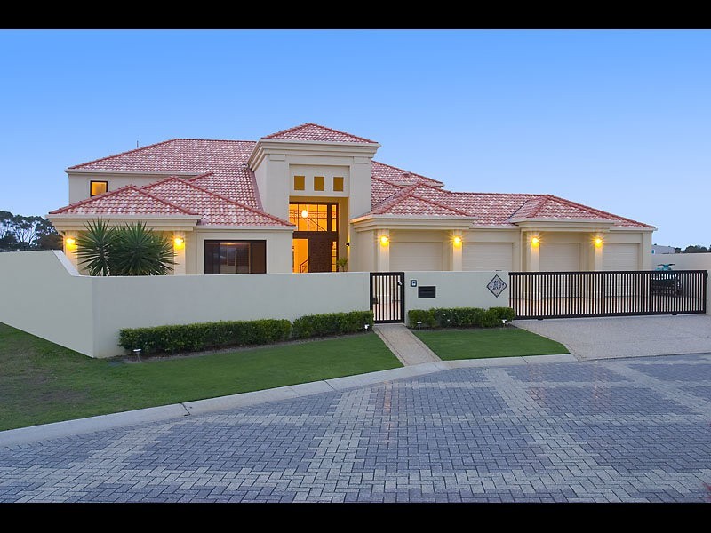10 Mooloolah Island, Minyama QLD 4575