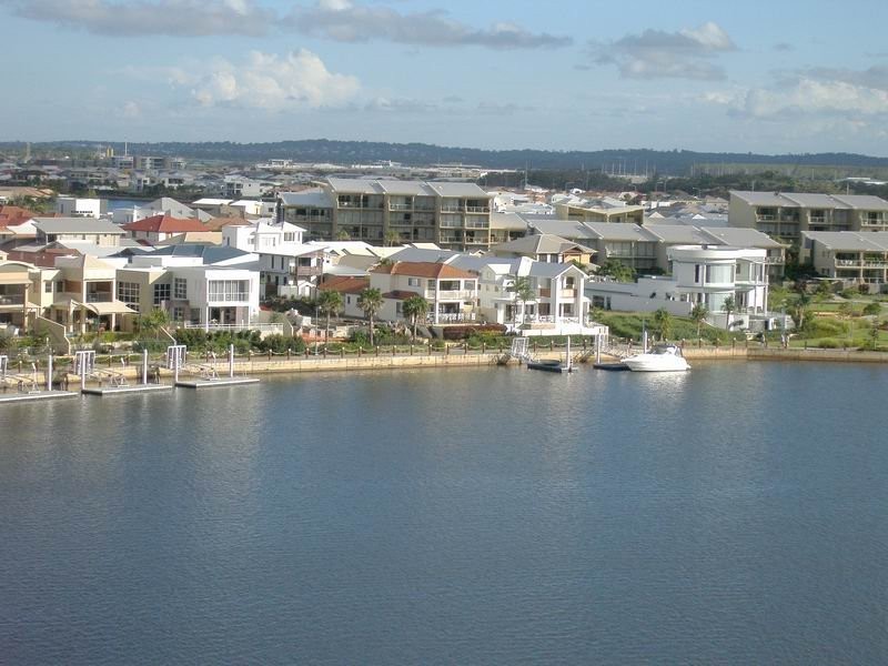 4 Cayman Place, Kawana Island QLD 4575