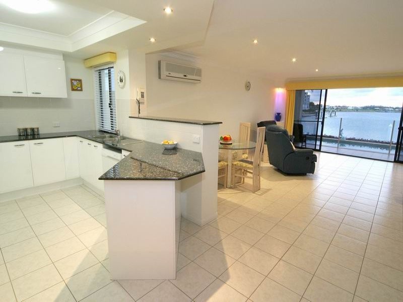 4 Cayman Place, Kawana Island QLD 4575