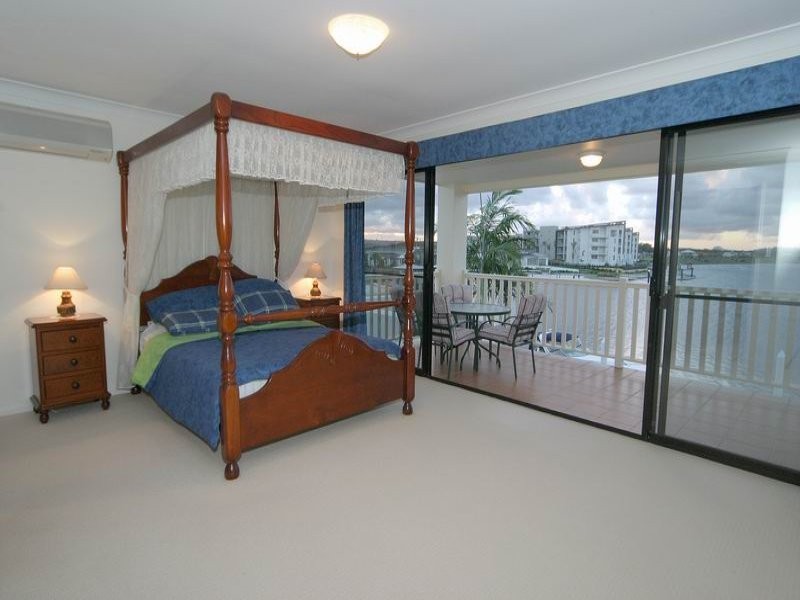 4 Cayman Place, Kawana Island QLD 4575
