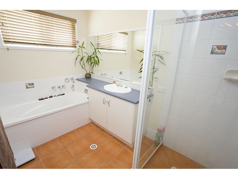 17 Majorca Place, Kawana Island QLD 4575