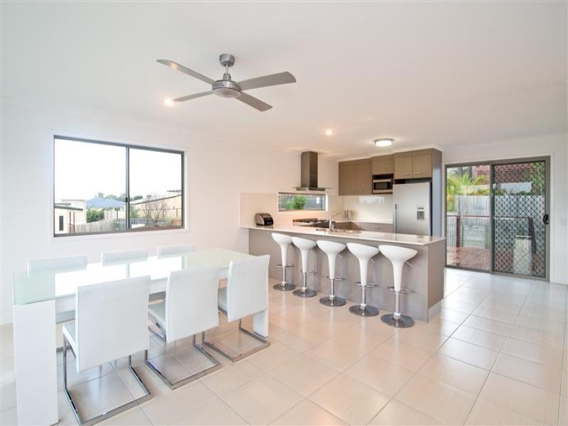 8 The Parkway, Aroona QLD 4551