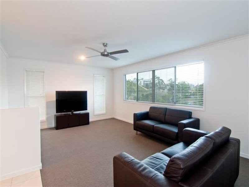 8 The Parkway, Aroona QLD 4551