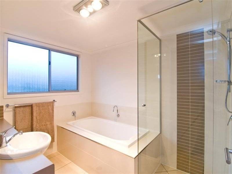 8 The Parkway, Aroona QLD 4551