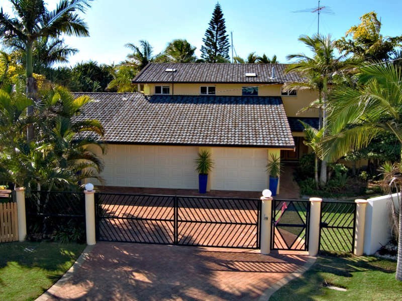 1 Waringa Court, Minyama QLD 4575