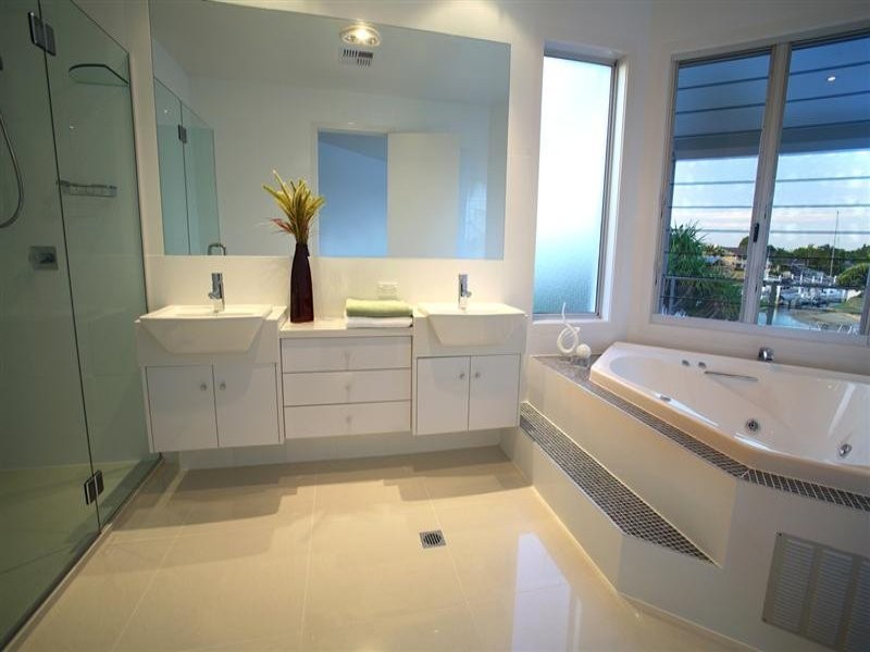 1A Island Court, Minyama QLD 4575