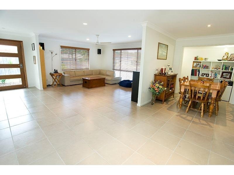 9 Lyrebird Place, Wurtulla QLD 4575