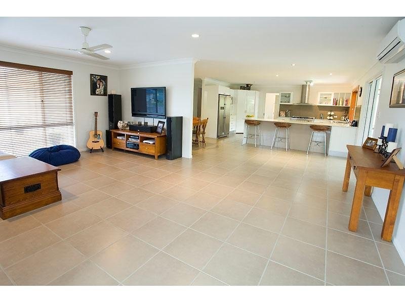 9 Lyrebird Place, Wurtulla QLD 4575