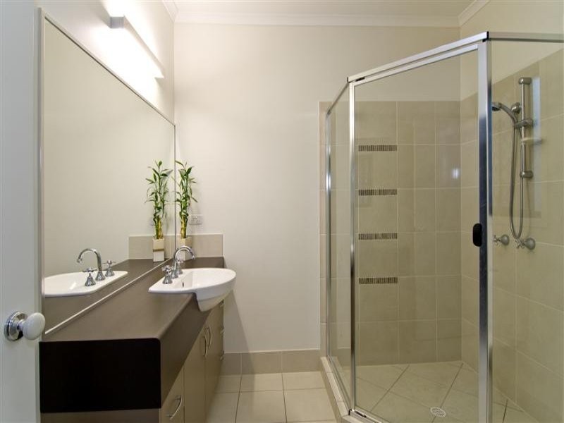 5 Waringa Court, Minyama QLD 4575