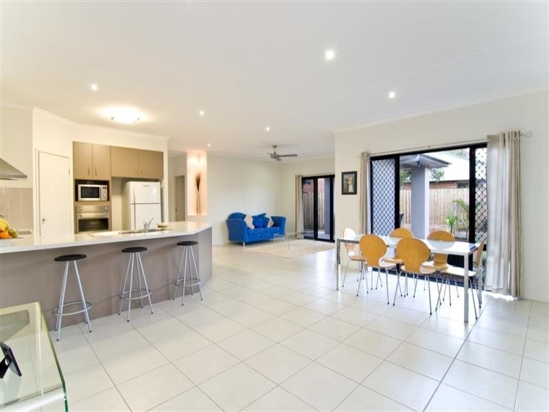 5 Waringa Court, Minyama QLD 4575