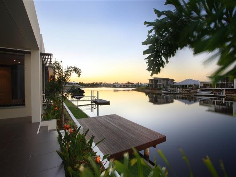 8 Columba Place, Pelican Waters QLD 4551