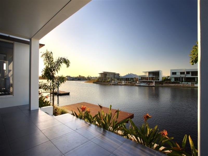 8 Columba Place, Pelican Waters QLD 4551