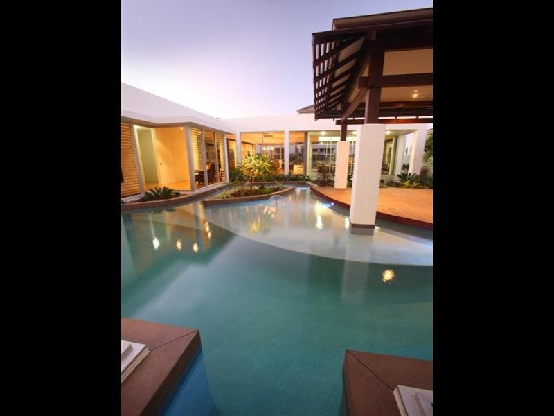8 Columba Place, Pelican Waters QLD 4551