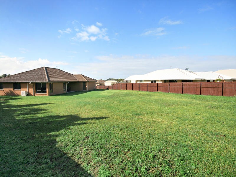 12 Heights Road, Beerwah QLD 4519