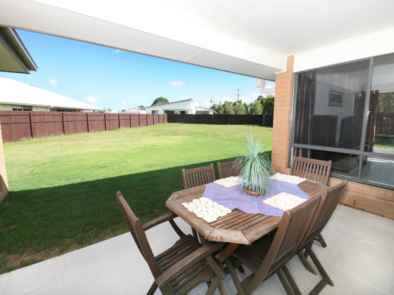 12 Heights Road, Beerwah QLD 4519