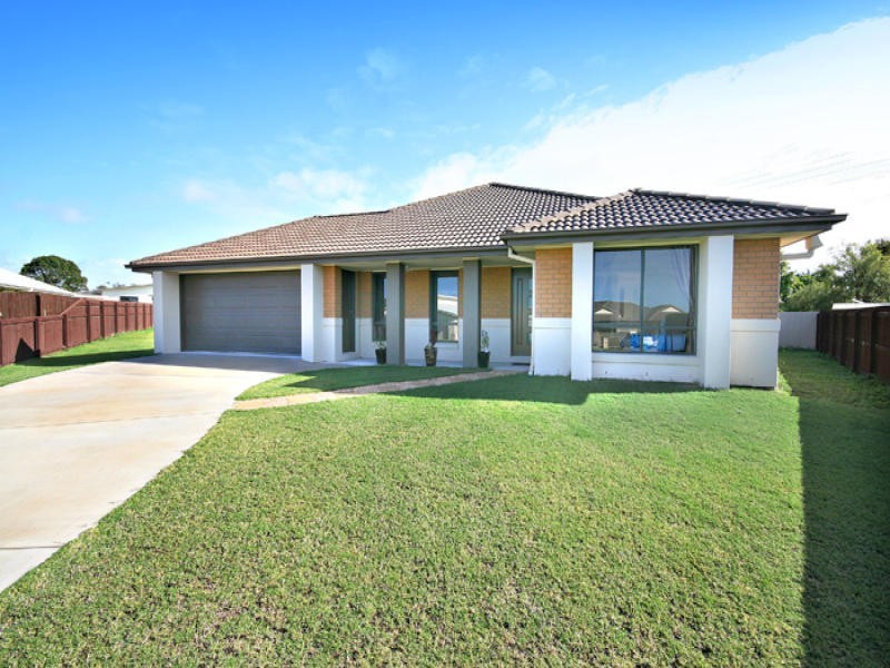 12 Heights Road, Beerwah QLD 4519