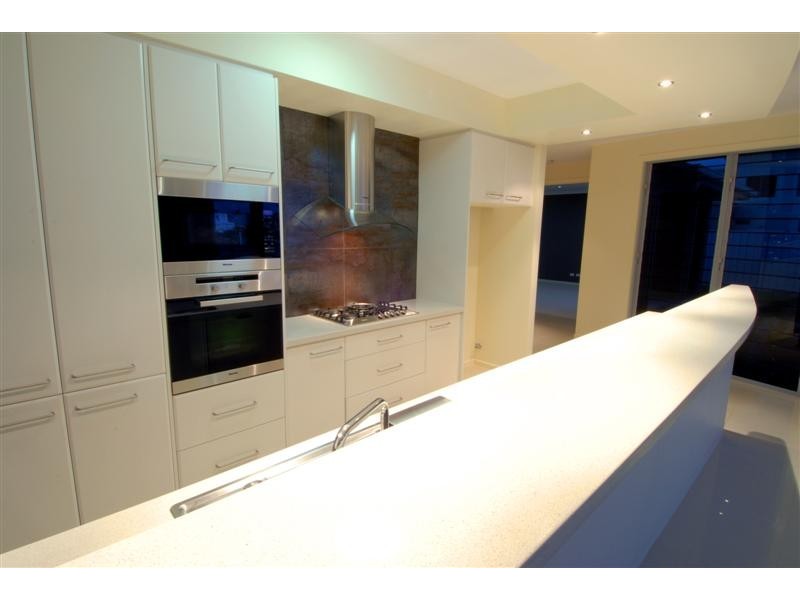 33 Barbuda Cct, Kawana Island QLD 4575