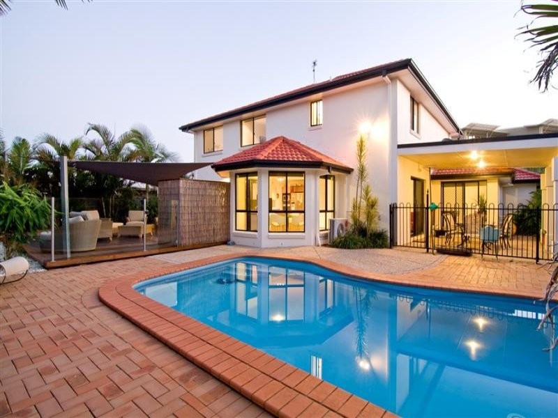 33 Bahamas Circuit, Kawana Island QLD 4575