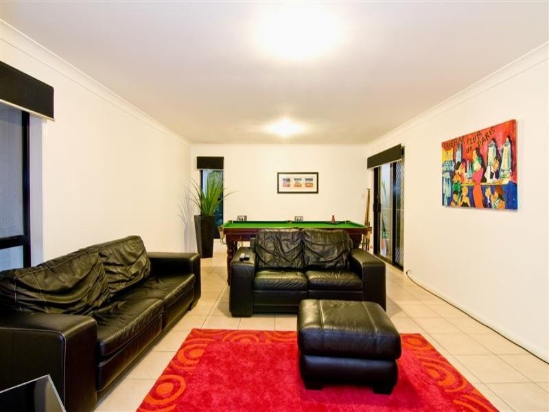 33 Bahamas Circuit, Kawana Island QLD 4575