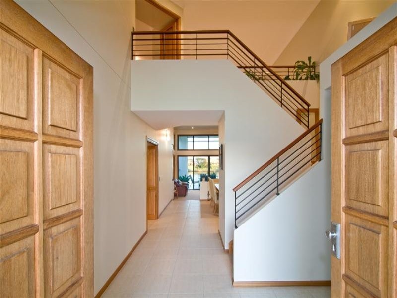16 Bahamas Circuit, Kawana Island QLD 4575