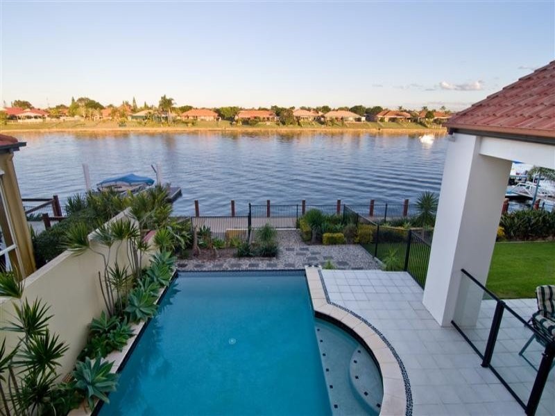 16 Bahamas Circuit, Kawana Island QLD 4575