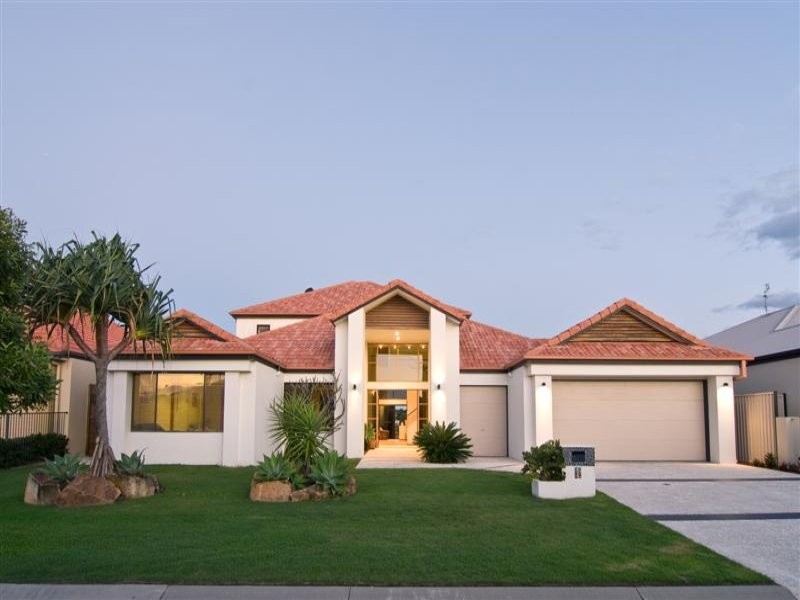 16 Bahamas Circuit, Kawana Island QLD 4575