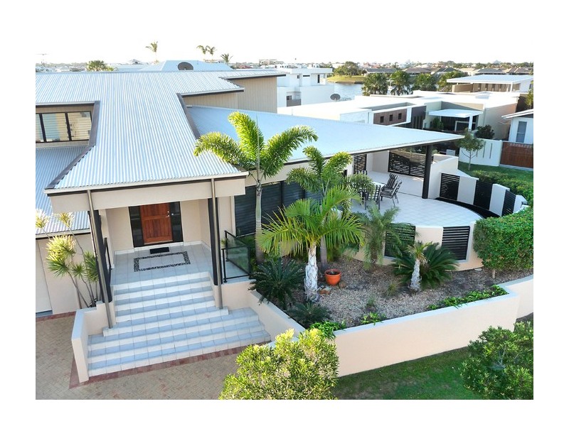 6 Santorini Court, Kawana Island QLD 4575