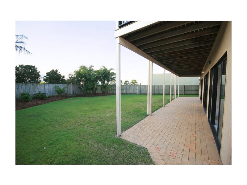 6 Santorini Court, Kawana Island QLD 4575