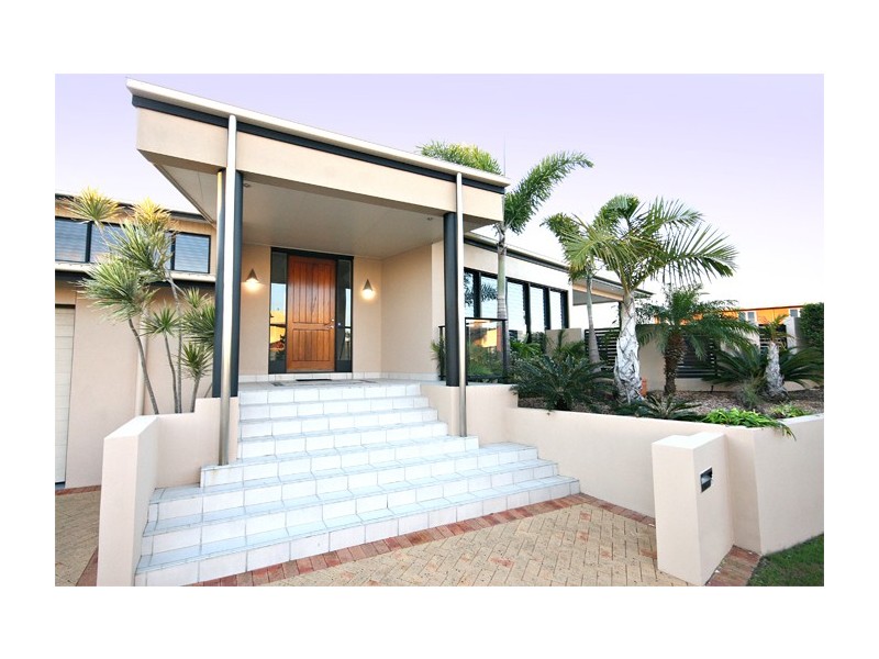 6 Santorini Court, Kawana Island QLD 4575