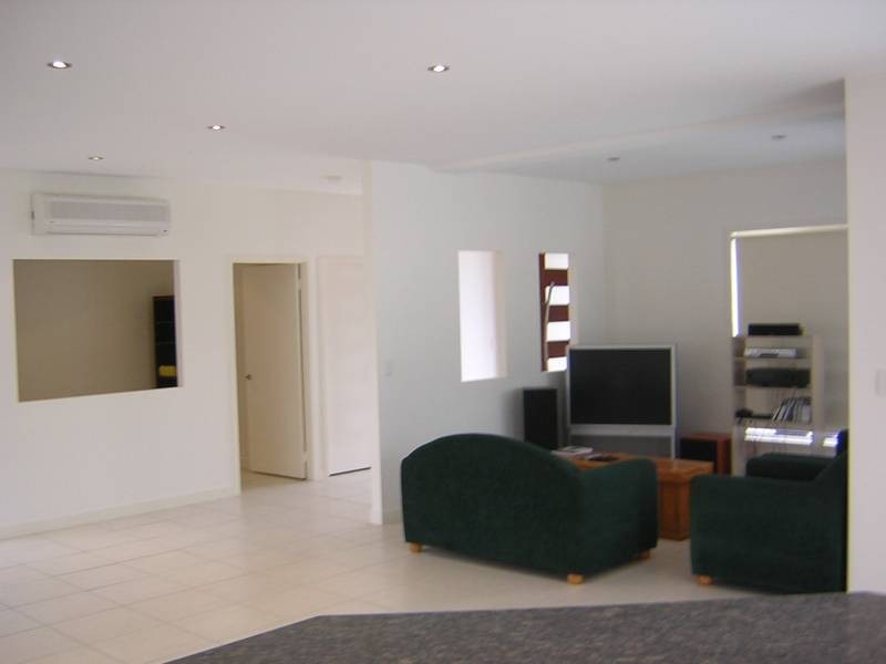 18 Tarawa Street, Kawana Island QLD 4575