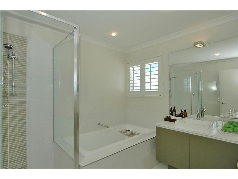 2 Tiller Street, Wurtulla QLD 4575