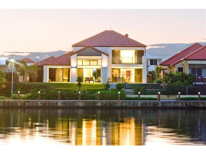16 Bahamas Circuit, Kawana Island QLD 4575