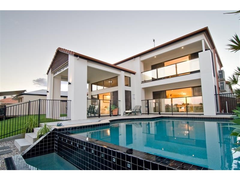 16 Bahamas Circuit, Kawana Island QLD 4575