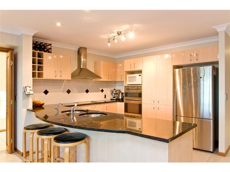 16 Bahamas Circuit, Kawana Island QLD 4575